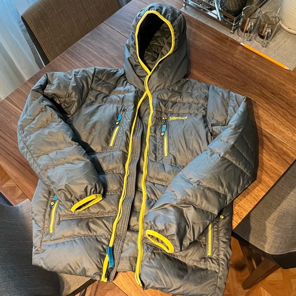 MARMOT DOWN JACKET